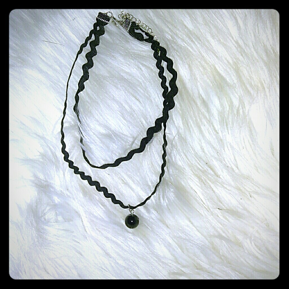 Black double chocker with black pearl